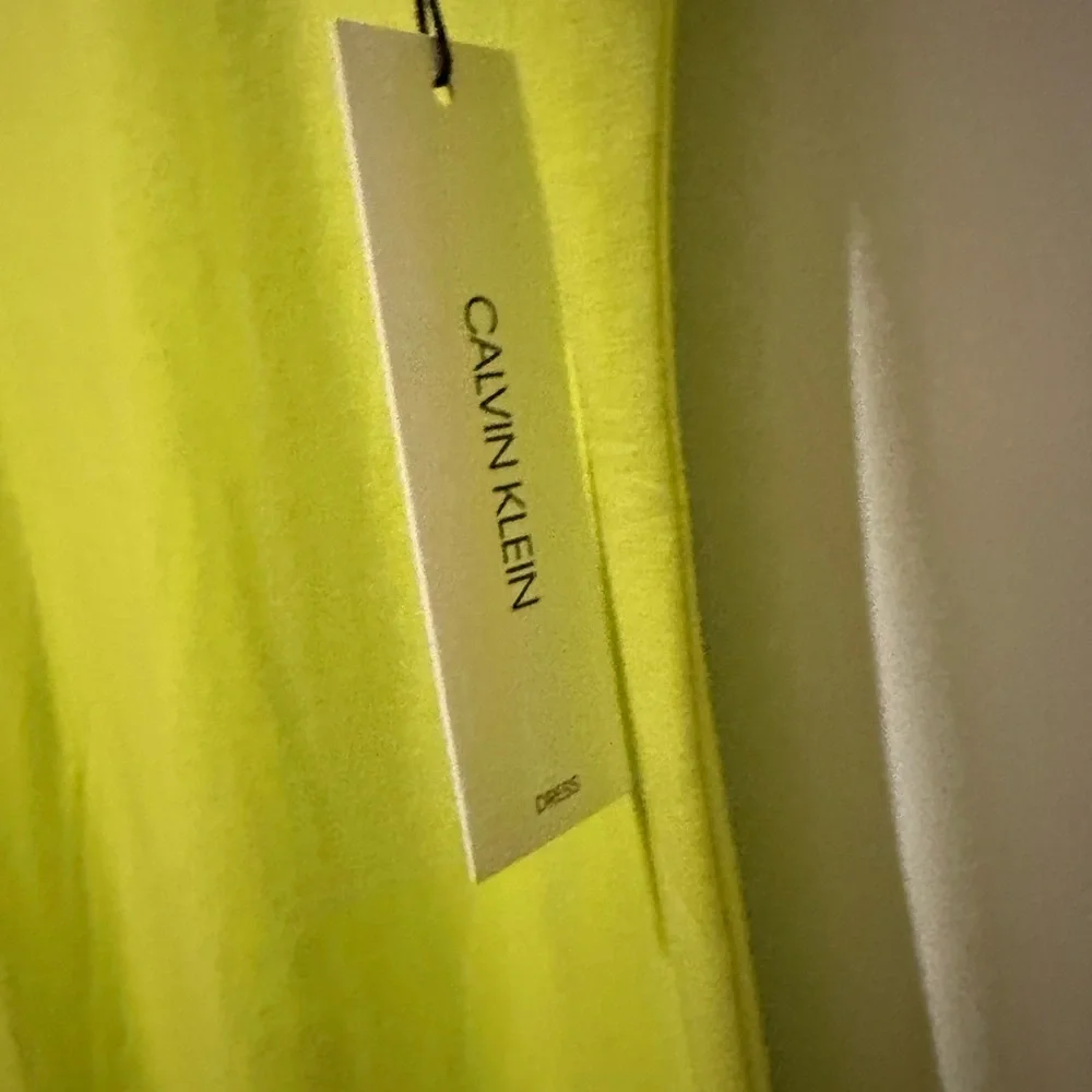 NWT Calvin Klein T-Shirt Dress - Size Medium - Picture 3 of 4
